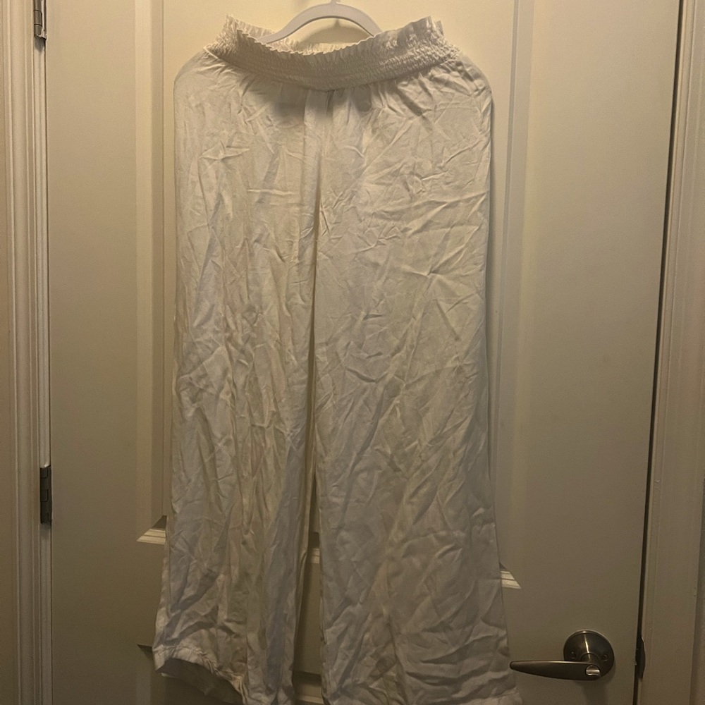 Grassroots Womens white pants size medium